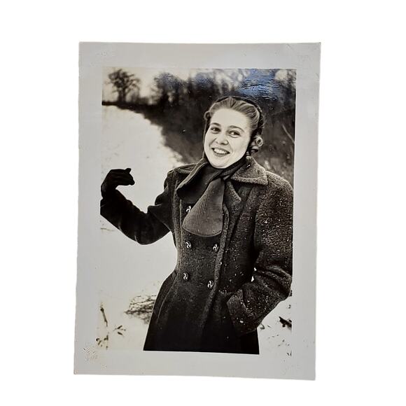 Vtg Pretty Young Lady Enjoying Snow Day Monochrome Photography Found Snapshot - Picture 1 of 4